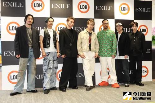 ▲▲EXILE放浪兄弟成員AKIRA（左起）、橘KENCHI、SHOKICHI、TAKAHIRO、NESMITH、世界、佐藤大樹記者會。（圖／記者朱永強攝）