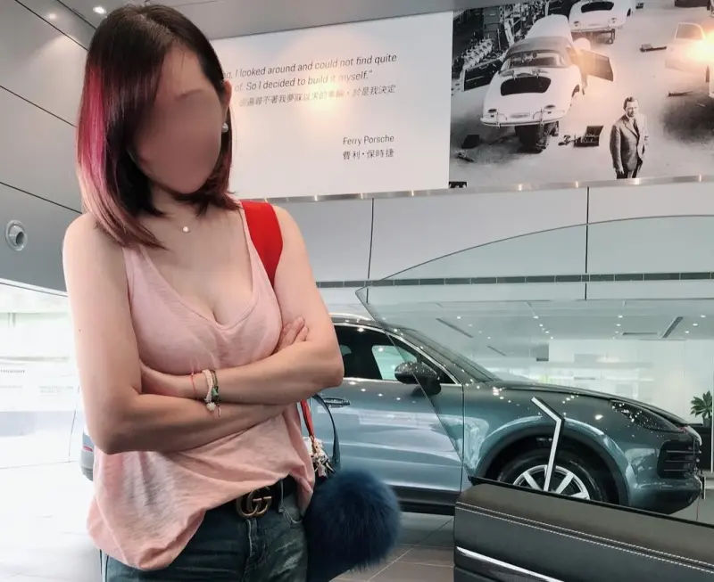 ▲失眠珠寶設計師平均2天打一次牛奶針而藥物成癮。（圖／翻攝IG）