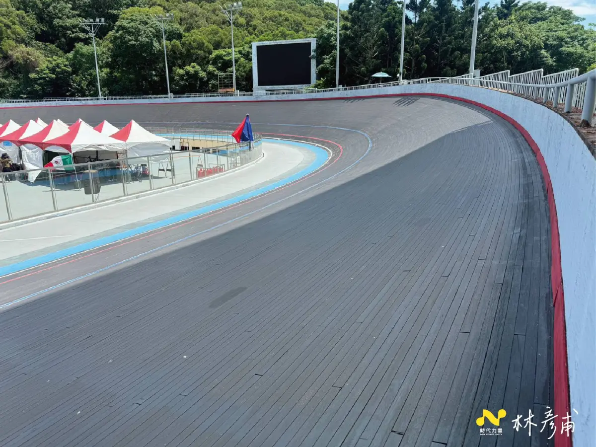 ▲新竹立自由車場改善工程逾期，市府表示，將依契約規定辦理罰款。（圖／翻攝自新竹市議員林彥甫臉書）