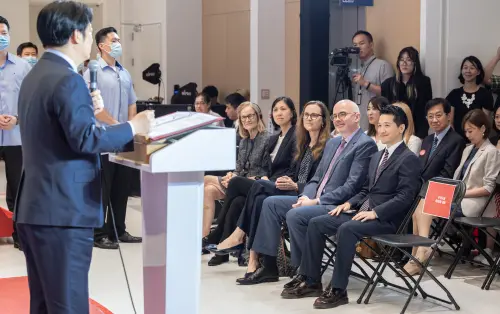 ▲賴清德出席「美國大都會博物館名作展」開幕記者會，首度與馬英九長女馬唯中同台。（圖／總統府提供）