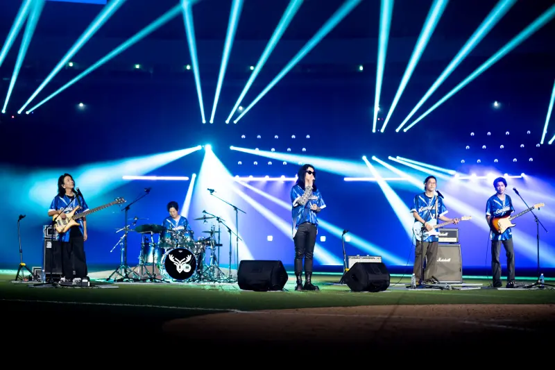 ▲麋先生受富邦悍將邀請，在「G！POP流行音樂節」主題日賽後開唱。（圖／富邦悍將提供）