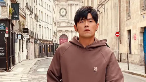 ▲周杰倫（如圖）耗時6年的《嘉年華》世界巡演即將進入尾聲，對此所屬經紀公司「杰威爾」也證實將在10月9日至11日回到演唱會的起點「上海」作為最終站，同時周董日前也承諾將在8、9月份推出新專輯，讓粉絲們都十分期待。（圖／翻攝自周杰倫IG）