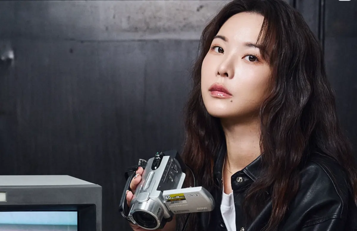 ▲奎丁（如圖）自爆曾陷三角戀劈腿，她說3人見面談判對質時，她被逼下跪還遭前任掐脖子，最後被2名男友聯手剪頭髮洩憤，超級嚇人。（圖／奎丁IG）