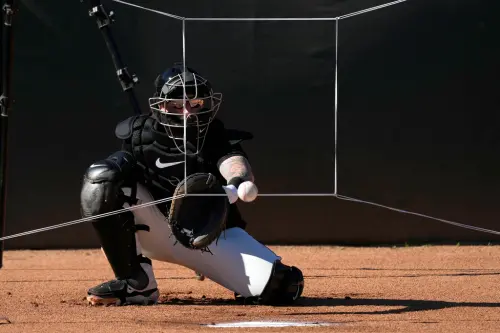 ▲對現代棒球來說，捕手接球能力絕對是一種藝術，所謂的「偷好球」（Framing）更是評價捕手能力的重要指標，歷年來不知有多少捕手因為這種騙倒主審的能力而被拉上大聯盟。（圖／美聯社／達志影像）