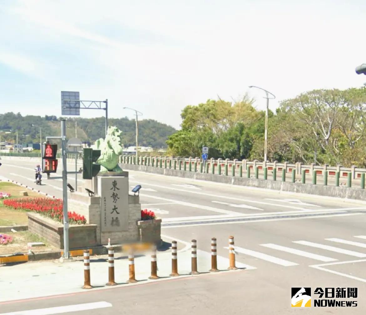 ▲ 台中市東勢區14日傳出墜橋事件，一名女子騎車行經東勢大橋疑似墜入大甲溪，警消展開搜救中。（圖／翻攝Google Map）