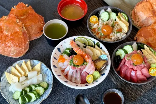 ▲知名的豊漁餐飲集團（初魚）旗下人氣日式海鮮丼「長浜魚屋」於今（14）日插旗新北中和環球購物中心，最低每份398元就能吃到從日本直送台的海鮮做成的丼飯。（圖／記者葉盛耀攝）