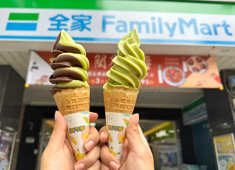 ▲全家、7-11霜淇淋買一送一，週末超商消暑優惠一次收。（圖／記者鍾怡婷攝）