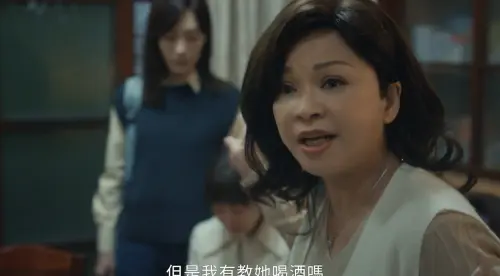 ▲楊貴媚(右)做錯事還理直氣壯,讓兒子薛仕凌也不能理解。(圖/翻攝自公視+) ▲楊貴媚(右)做錯事還理直氣壯,讓兒子薛仕凌也不能理解。(圖/翻攝自公視+)