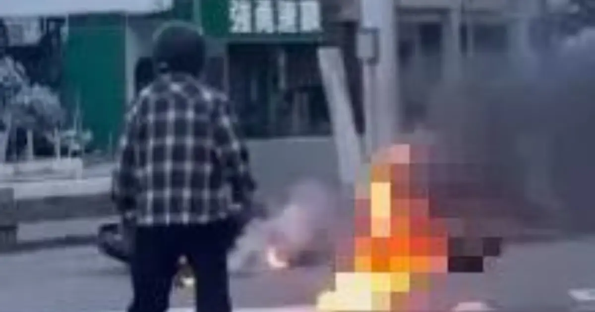 ▲ 事發於台中南區某間加油站，一名年約47歲中年男子，疑似有尋短行為，現場看到一團火球。（圖／翻攝畫面）