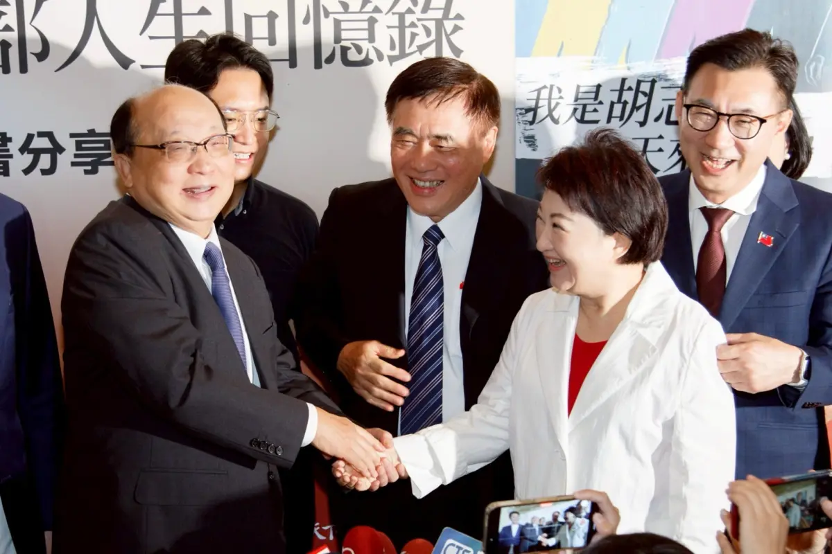 ▲台中市長盧秀燕出席前市長胡志強新書發表會，胡志強直接表態，就是支持盧秀燕選黨主席。（圖／台中市政府提供，2025.06.14）