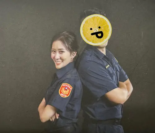 ▲白白（左）與警察前夫（右）結婚4年。（圖／翻攝自白白臉書）