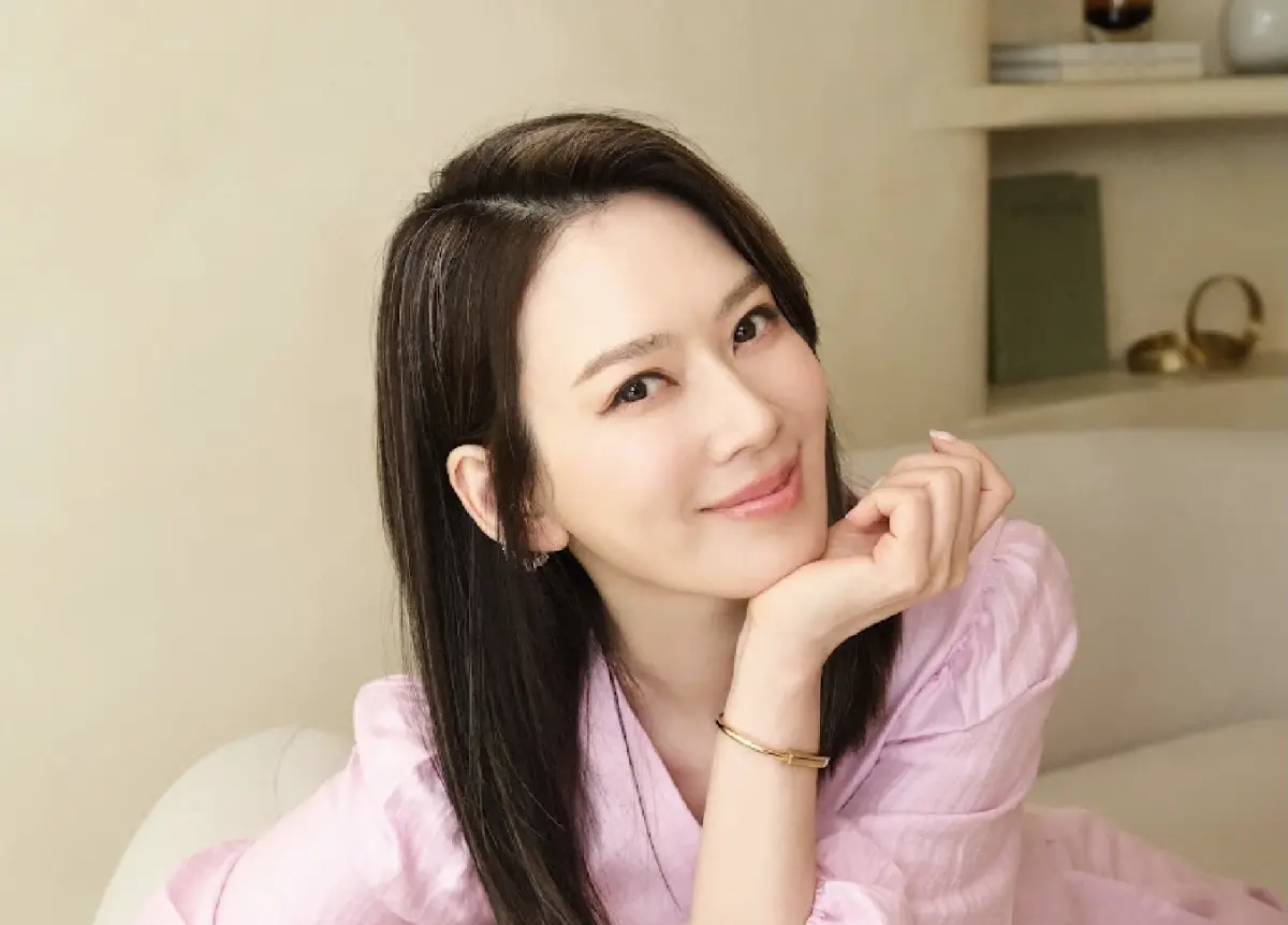 ▲Melody承認自己18歲才第一次被讚漂亮，之前對外表也沒自信，有點自卑，甚至會誤信偏方而犯錯。現在46歲的她，大方面對網友說她「老了」，認為過了20年，樣子當然會和年輕時不一樣。（圖／璞之妍提供）