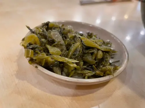 三商巧福,酸菜(圖/記者陳雅雲攝) ▲三商巧福,酸菜(圖/記者陳雅雲攝)