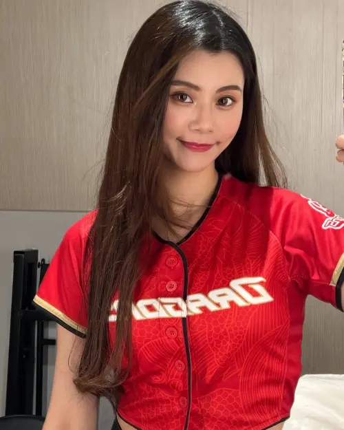 ▲台日混血正妹各務禮美奈（如圖）目前是味全龍小龍女練習生成員，與Elkie莊錠欣不僅是好友，還是室友。（圖／翻攝自各務禮美奈IG）