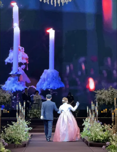 ▲李多慧的姊姊結婚，全家人都到場。（圖／經紀人提供）