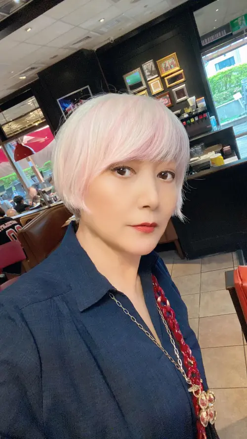 ▲包翠英（如圖）被爆出過往曾差點被「潛規則」。（圖／翻攝自包翠英臉書）