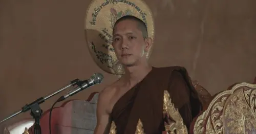 ▲《絕廟騙局》以詼諧手法挑戰佛教黑暗面。（圖／翻攝自劇照）