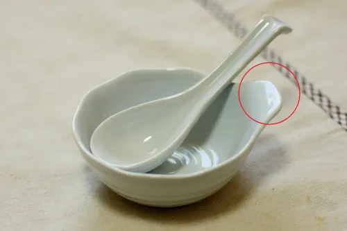 ▲火鍋碗邊經常有「凸一塊」的設計，但也引發許多民眾不解其真正用途。（圖／取自photoAC）