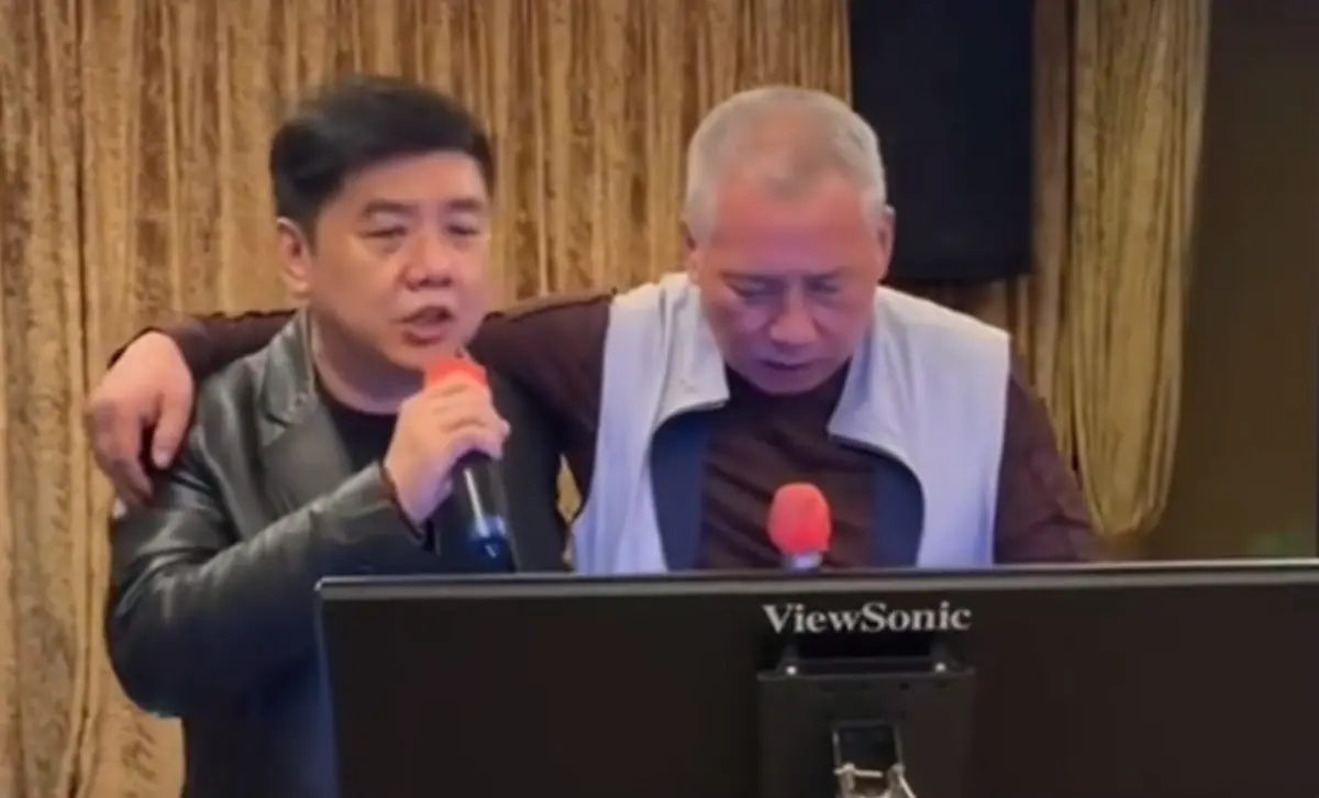 ▲四海幫幫主張存偉（右）為投資機票賺差額，拿現金1.5億元給鄭淳駿，卻成為詐騙案受害人。（圖／翻攝抖音）