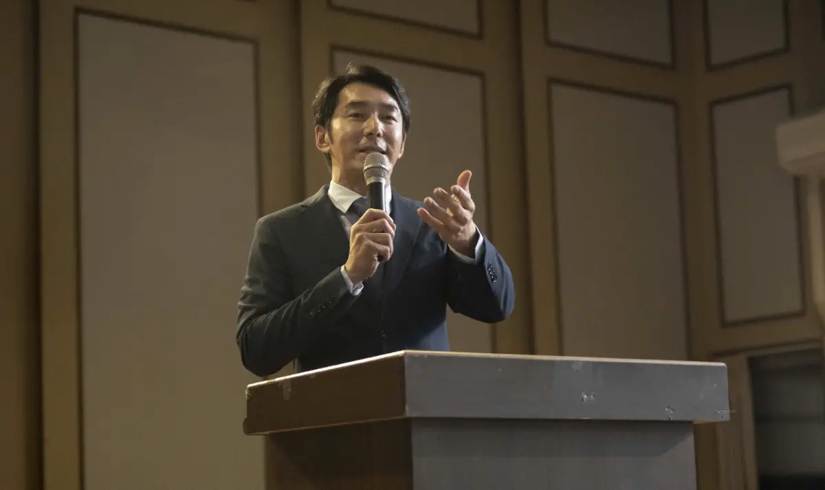 ▲李李仁（如圖）在《拜六禮拜》中被岳母質疑殺妻，劇情白熱化，衝到Netflix熱播排行第一名。（圖／華視提供）