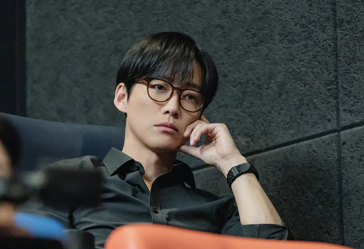 ▲南宮珉（如圖）、全余贇等人主演的新韓劇《我們的電影》收視低迷，韓媒藉此說「收視最後一名」。（圖／翻攝SBS）