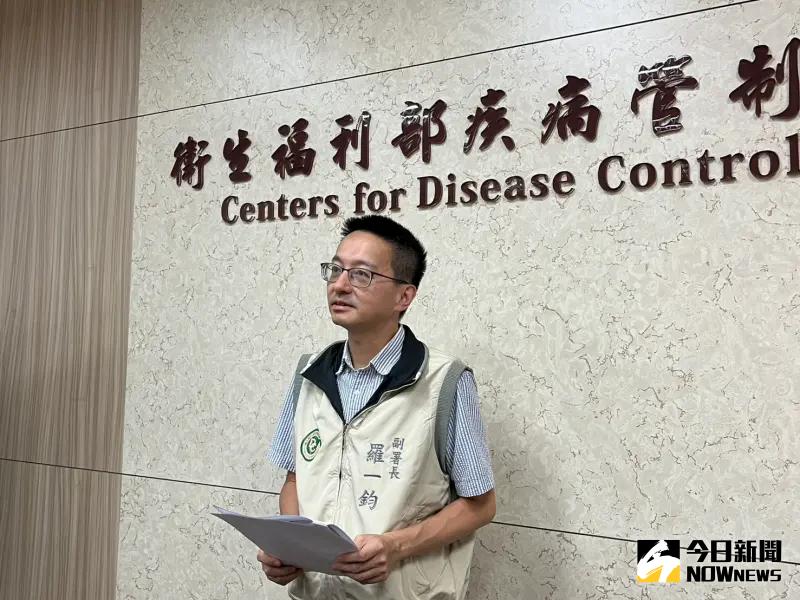 ▲疾管署副署長羅一鈞說明，嬰兒未滿3個月時，授乳母親若有腸病毒感染之虞，宜停止哺餵。（圖／記者張乃文攝）