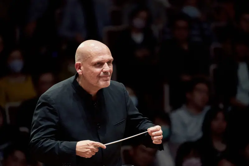 ▲長榮交響樂團今年禮聘指揮家梵志登（Jaap van Zweden）擔任駐團藝術家。