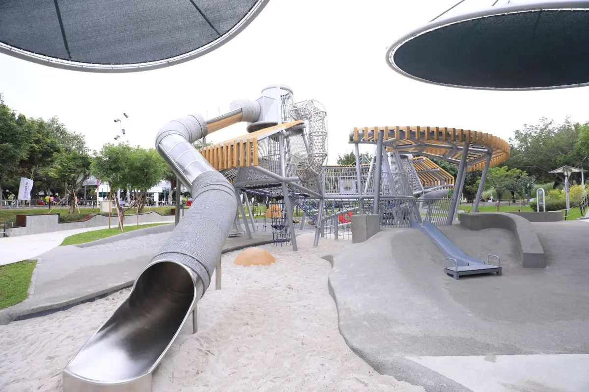 ▲中市府斥資6,675萬元打造的「中央公園飛行美樂地特色遊戲場」正式亮相(圖／建設局提供2025.6.16)