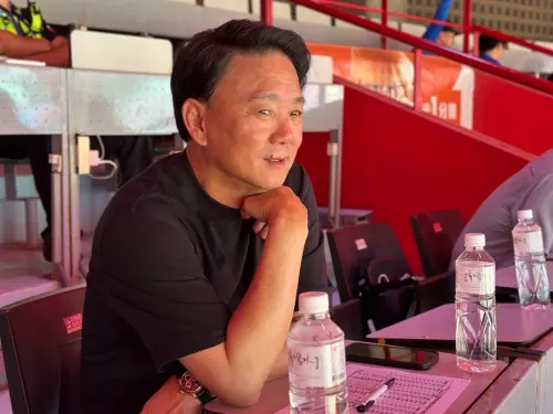 ▲台鋼雄鷹總教練洪一中前往中職新人測試會觀賽。（圖／中華職棒提供）