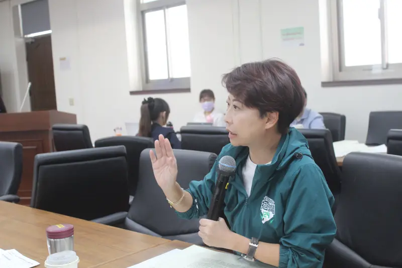 立法院續審個資法　陳亭妃倡非公務機關納管範圍應正面表列