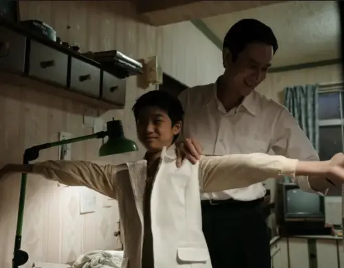 ▲劉冠廷(右)是《老狐狸》的主角之一,認為導演蕭雅全在拍攝時對大家都很好,是溫暖的人。(圖/華映提供) ▲劉冠廷(右)是《老狐狸》的主角之一,認為導演蕭雅全在拍攝時對大家都很好,是溫暖的人。(圖/華映提供)