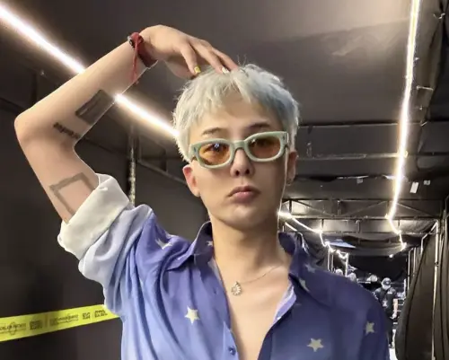 ▲陸元琪韓國連線代購G-Dragon(GD,本名:權志龍)的雛菊手燈,開價1萬7000元被指「周邊黃牛」,讓她心灰意冷。(圖/GD IG) ▲陸元琪韓國連線代購G-Dragon(GD,本名:權志龍)的雛菊手燈,開價1萬7000元被指「周邊黃牛」,讓她心灰意冷。(圖/GD IG)