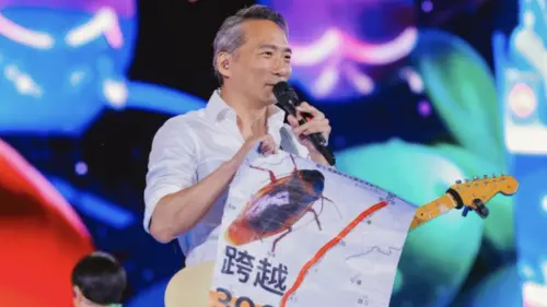 五月天石頭「曾吃過蟑螂」！還原過程全場嚇瘋　歌迷1舉動逼到他
