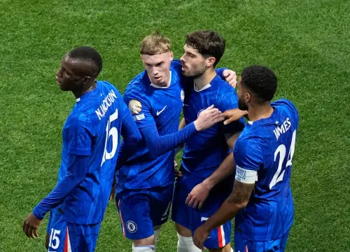 ▲英超豪門切爾西今(17)日在FIFA世俱盃D組首戰展現實力,以2:0擊退MLS洛杉磯FC,順利開胡。Pedro Neto與Enzo Fernández各進一球,助藍軍穩奪3分,搶佔小組晉級先機。(圖/路透/達志影像) ▲英超豪門切爾西今(17)日在FIFA世俱盃D組首戰展現實力,以2:0擊退MLS洛杉磯FC,順利開胡。Pedro Neto與Enzo Fernández各進一球,助藍軍穩奪3分,搶佔小組晉級先機。(圖/路透/達志影像)