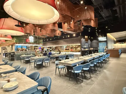 ▲饗麻饗辣有「麻辣鍋吃到飽南霸天」稱號，原本在全台一共有5家分店，如今終於來到北台灣開分店，進駐南港LaLaport的6樓。（圖／記者葉盛耀攝）