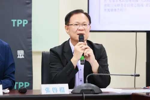 示範帶爭議！王義川嗆張啓楷剩2條路　他反擊：電信監控案查了沒
