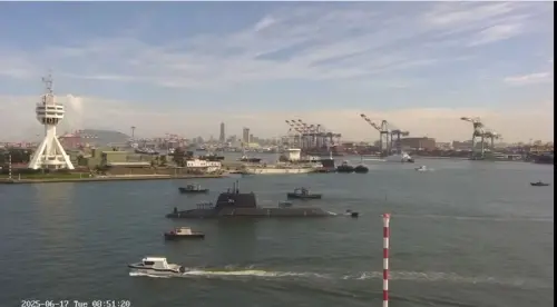 影/「海鯤號」正式出港海試!海軍256戰隊陪同海測 拚11月交艦