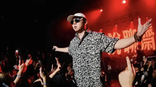 ▲攬佬SKAI ISYOURGOD（圖／翻攝自攬佬SKAI ISYOURGOD IG）