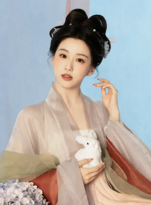 ▲包上恩被封最美古裝女神。（圖／翻攝自包上恩微博）