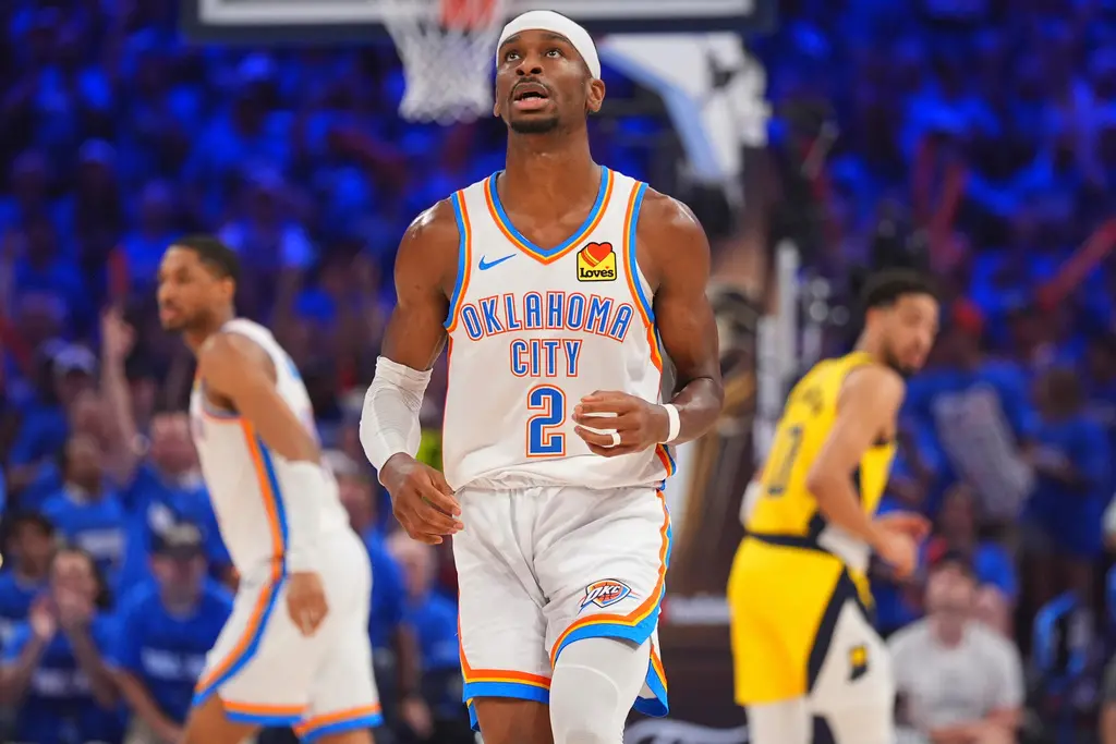 ▲2025年NBA總冠軍賽G7於23日上午8點開打，雷霆與溜馬將爭奪金盃。儘管系列賽難分難解，但雷霆在主場讓分初盤讓到9分，創下近60年總冠軍賽G7讓分新高，顯示其壓倒性的奪冠態勢。（圖／美聯社／達志影像）