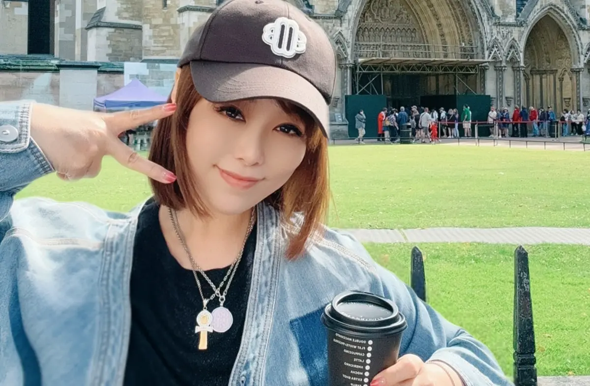 ▲「水蜜桃姐姐」朱安禹今日過44歲生日，她14年前嫁給中國身價10億富商李慎言，生下一雙寶貝兒女，兩個小孩也組成兄妹團出道。（圖／朱安禹臉書）