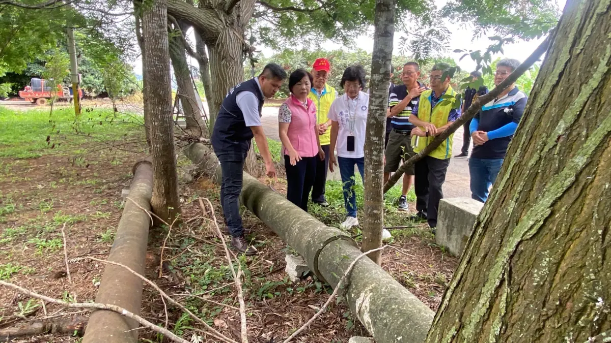 ▲立委楊瓊瓔邀集中央及市府相關單位前往現勘神岡區新庄仔挑水古道與古井遺址(圖／楊瓊瓔服務處提供2025.6.17)
