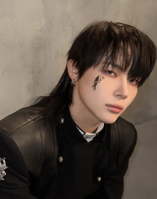 &TEAM的台灣成員王奕翔因為在團綜中脫口而出五字國罵爆紅。(圖/&TEAM IG) ▲&TEAM的台灣成員王奕翔因為在團綜中脫口而出五字國罵爆紅。(圖/&TEAM IG)