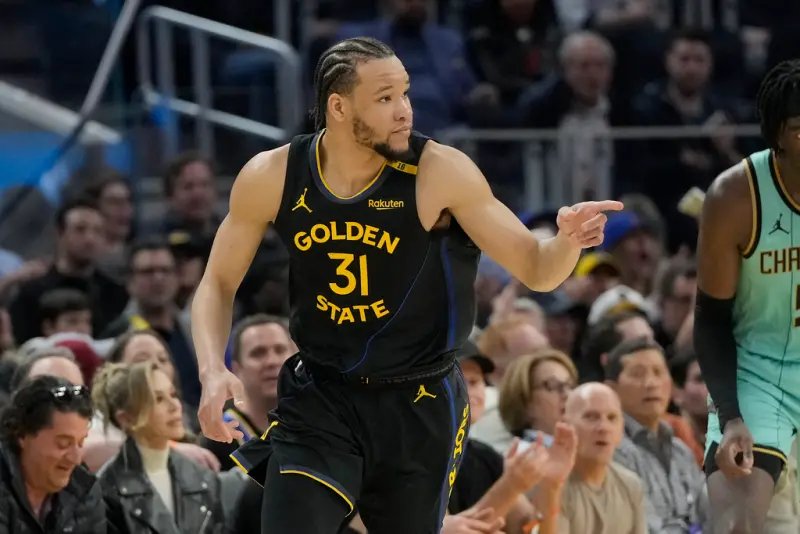 ▲Kevin Knox在金州勇士的體系中找到重生契機，讓外界重新審視這位2018年首輪第九順位的潛力股。如今面對成為完全自由球員的夏天，勇士是否該出手留人，也成為值得討論的話題。（圖／美聯社／達志影像）