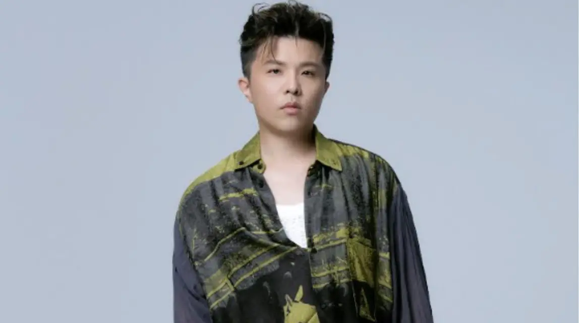 ▲歌手宋念宇（小宇；如圖）距上一次專輯發行已消失4年，如今加盟索尼音樂以新身分回歸，今（17）日推出首支單曲〈學舌鳥〉，並宣布將於7月26日、8月2日在台北及台中Legacy舉辦專場演唱會。（圖／索尼音樂提供）