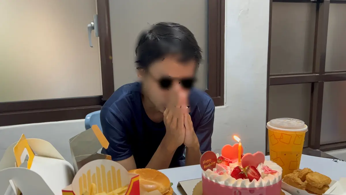 ▲21歲黑戶青年在眾人祝福下過生日，許願可以打工賺錢、過上很好的生活。（圖／台中市政府提供，2025.06.17）