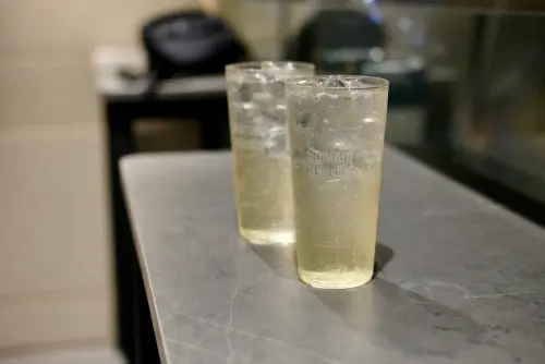 ▲「漢堡排 嘉 CITYLINK南港店」歡慶開幕，首週6月20日至6月26日，「角嗨」享買一送一超值優惠。（圖／記者葉盛耀攝）