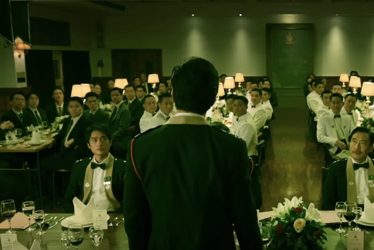 ▲劉俊謙（左）、吳彥祖（背影）在《寒戰1994》的15秒影片中已經登場，另一位主角吳慷仁，暫時還不見蹤影。（圖／摘自YouTube）