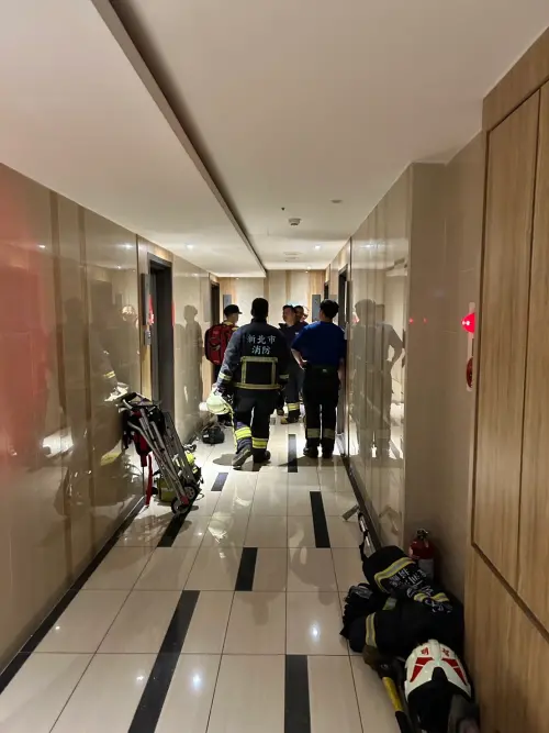 泰山男為搶監護權失控拿刀挾持家人!揚言警破門就殺人自盡