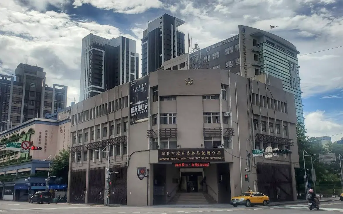 ▲台北地檢署在偵辦一起洩密案時，意外查出板橋分局警備隊的賴姓、陳姓2名警員涉及在北市萬華區應召站媒介性交易，充當「皮條客」。（圖／翻攝Google map）